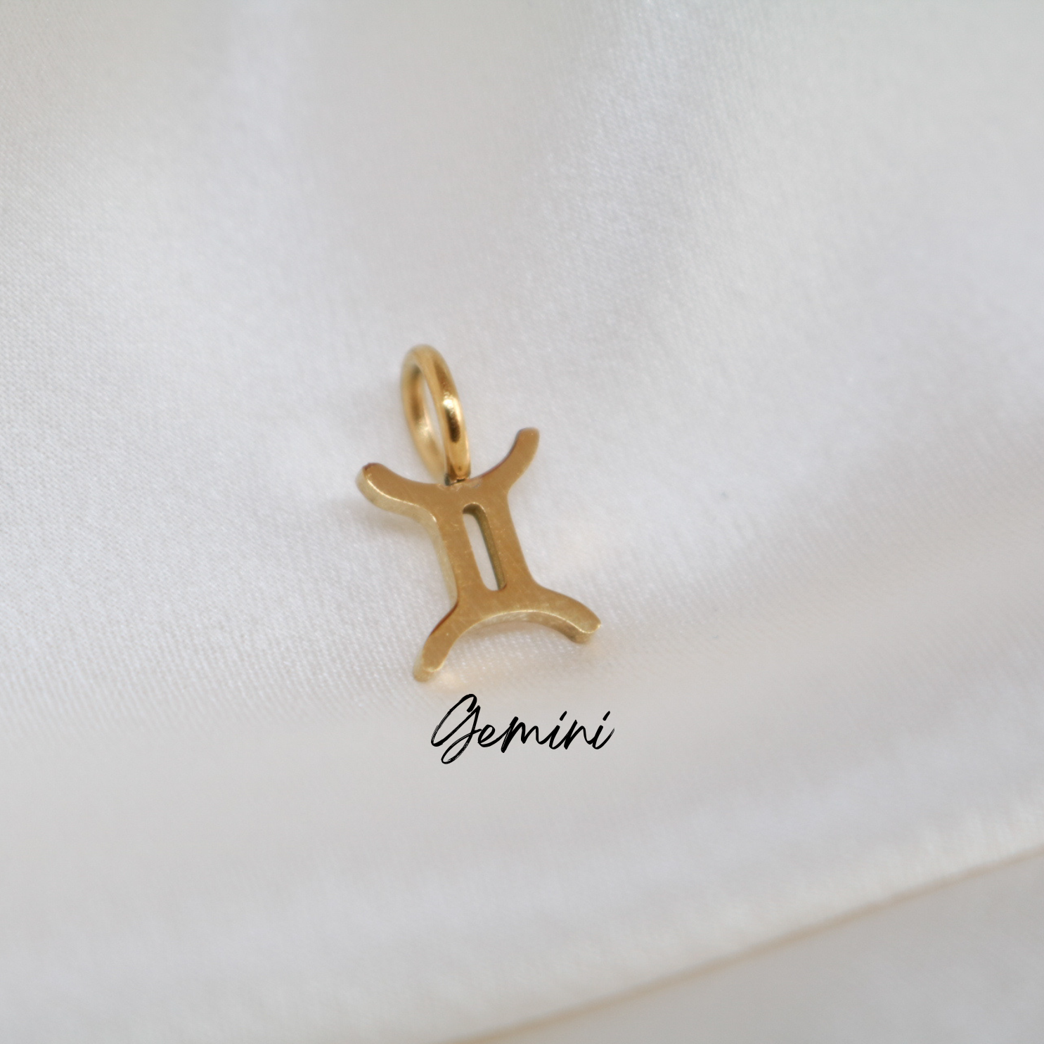 Sternzeichen-Charm aus 18k vergoldetem Edelstahl – Minimalistisches Design